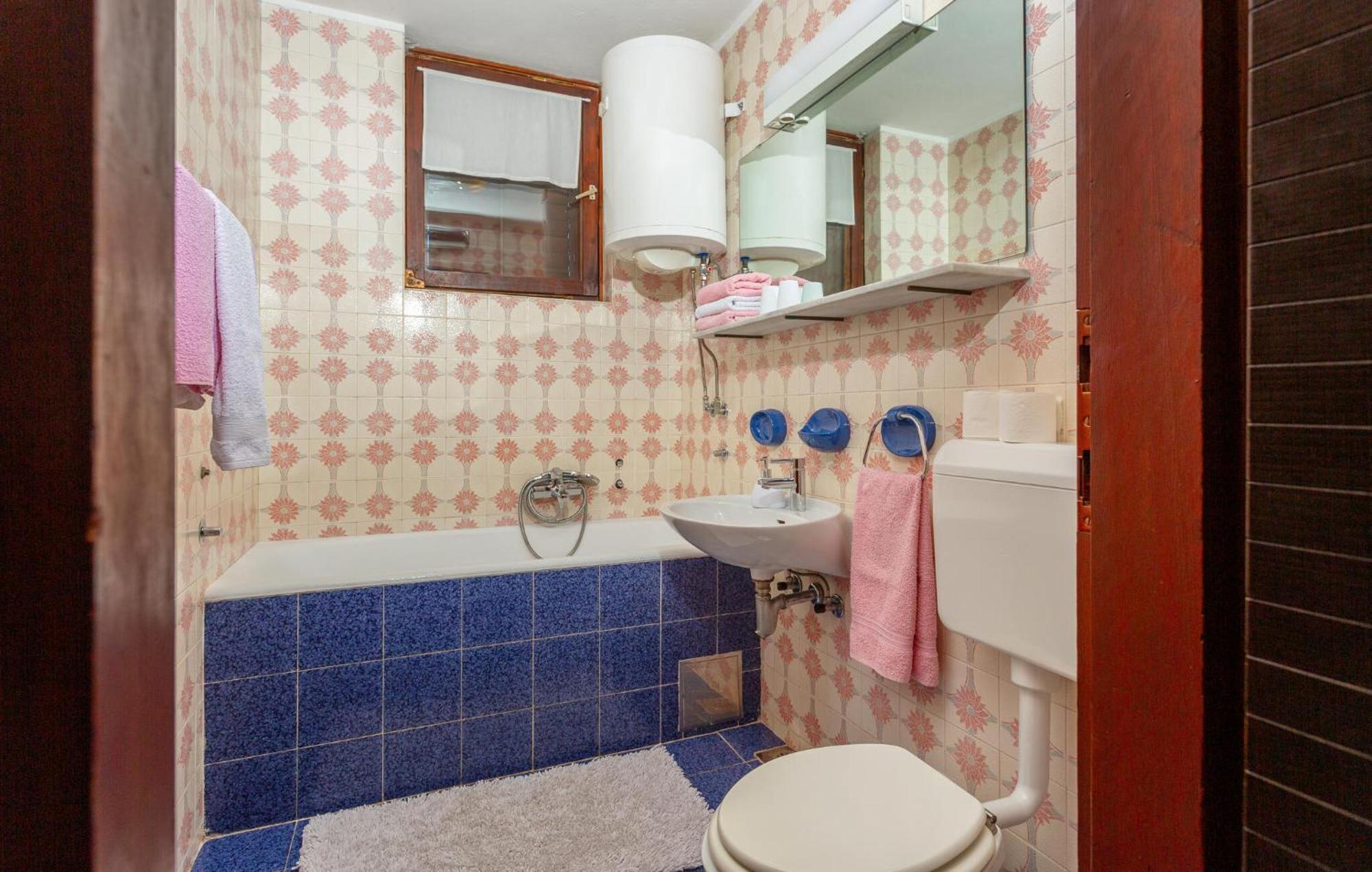 3 Bedroom Stunning Apartment In Krk كرك المظهر الخارجي الصورة