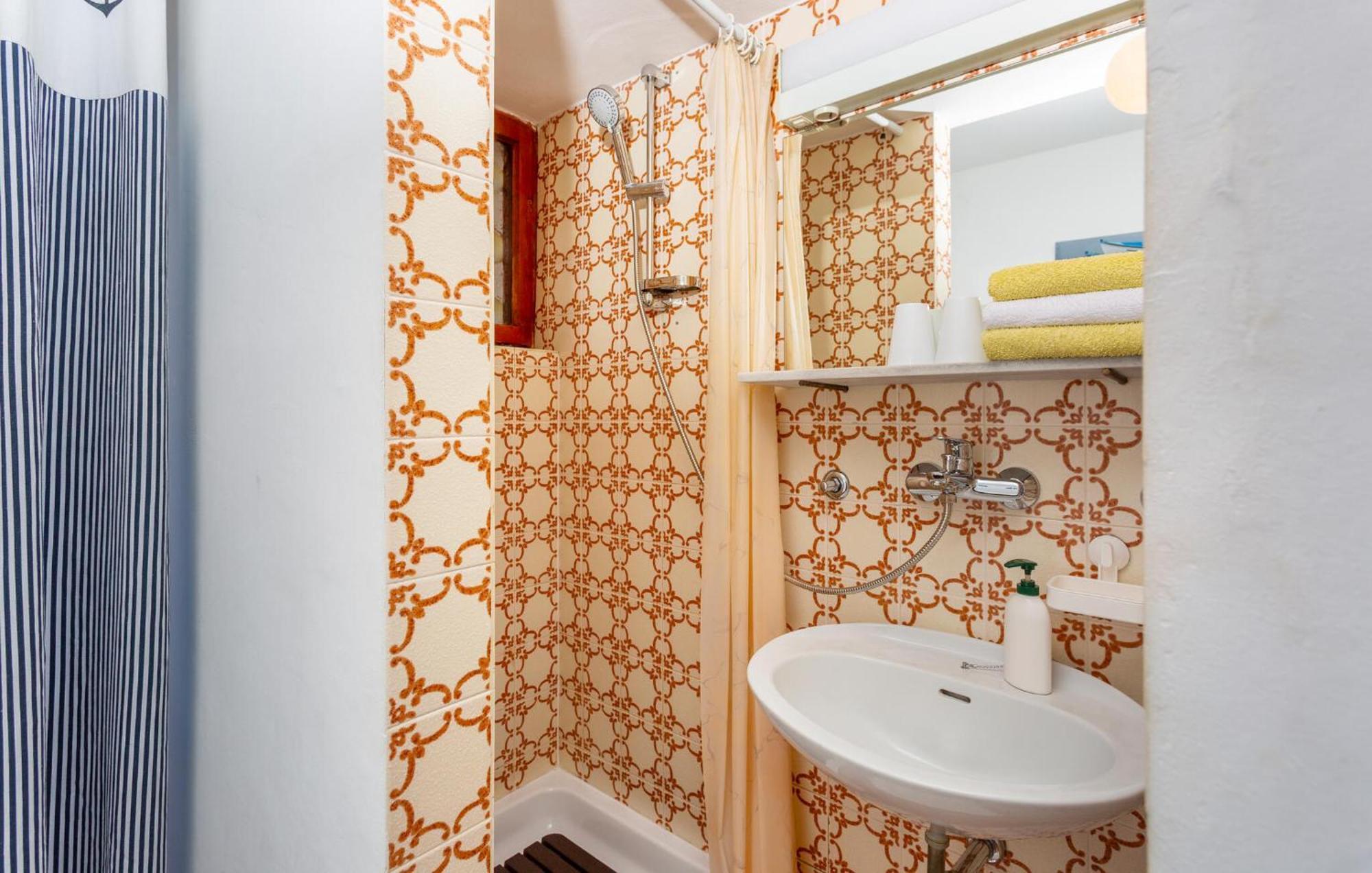 3 Bedroom Stunning Apartment In Krk كرك المظهر الخارجي الصورة